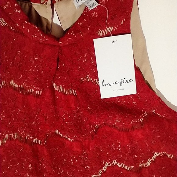 Red Floral Sleeveless Top - Picture 3 of 3